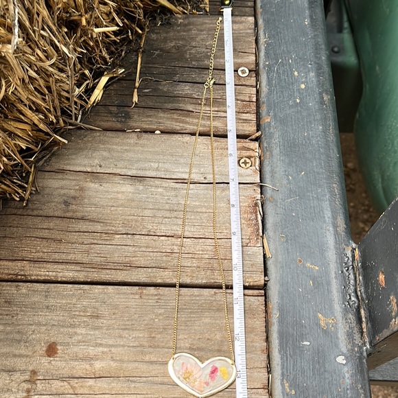 Handmade Real Pressed Dried Flower Botanical Resin Heart Necklace - Picture 14 of 16